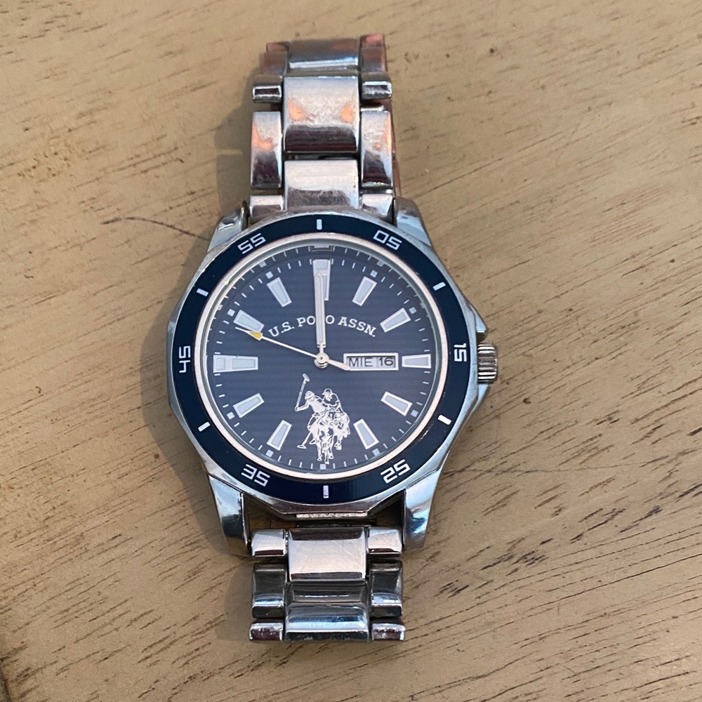 U.S. Polo Assn. Silver and Black Men's Watch New Battery